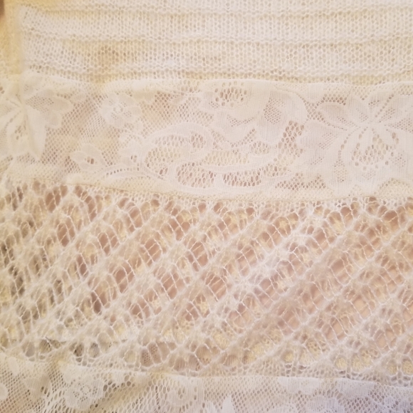 Top - Picture 2 of 3